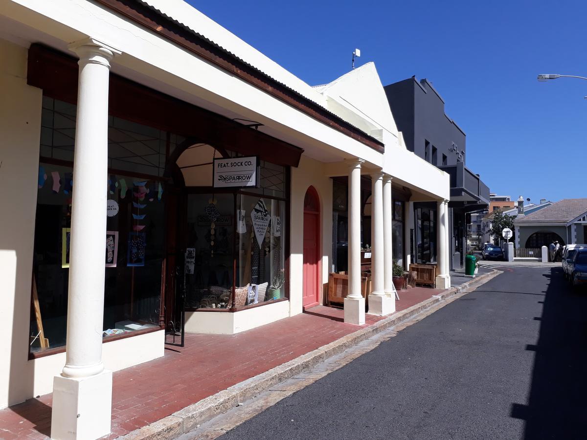 The Right Track Muizenberg Exterior photo